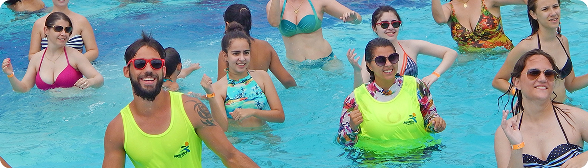 Hóspedes durante a hidroginástica do Aguativa.