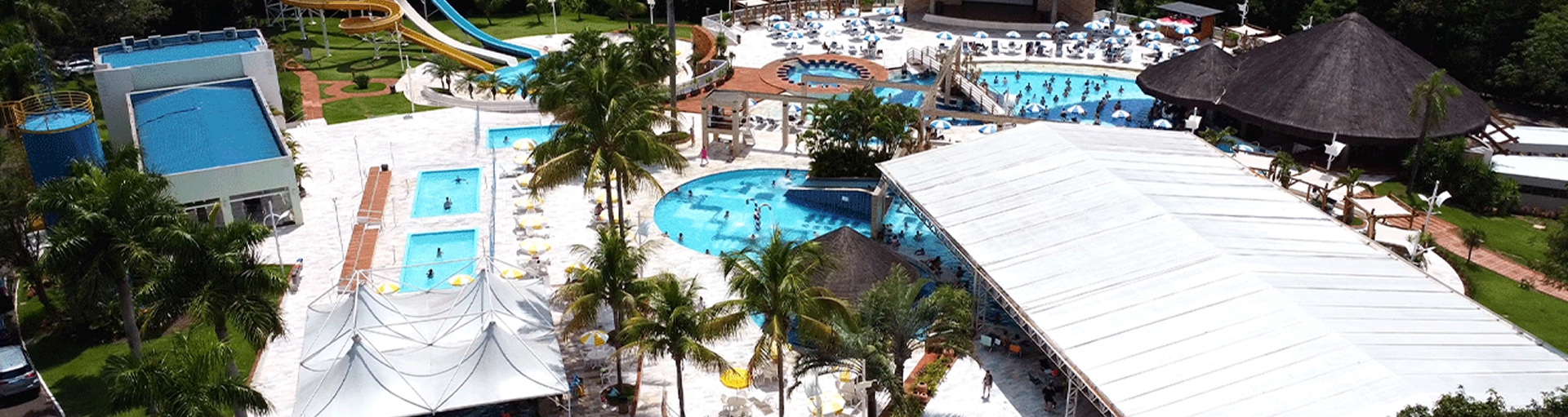 Vista aérea do complexo aquático do Aguativa Golf Resort.