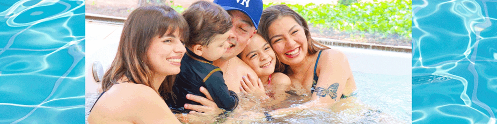 Família se divertindo na hidromassagem.