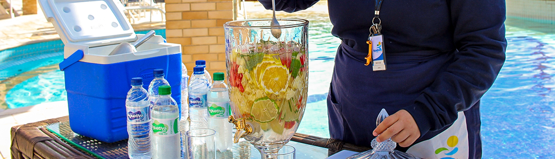 Uma água saborizada, foi utilizada a Água Mineral Aguativa.