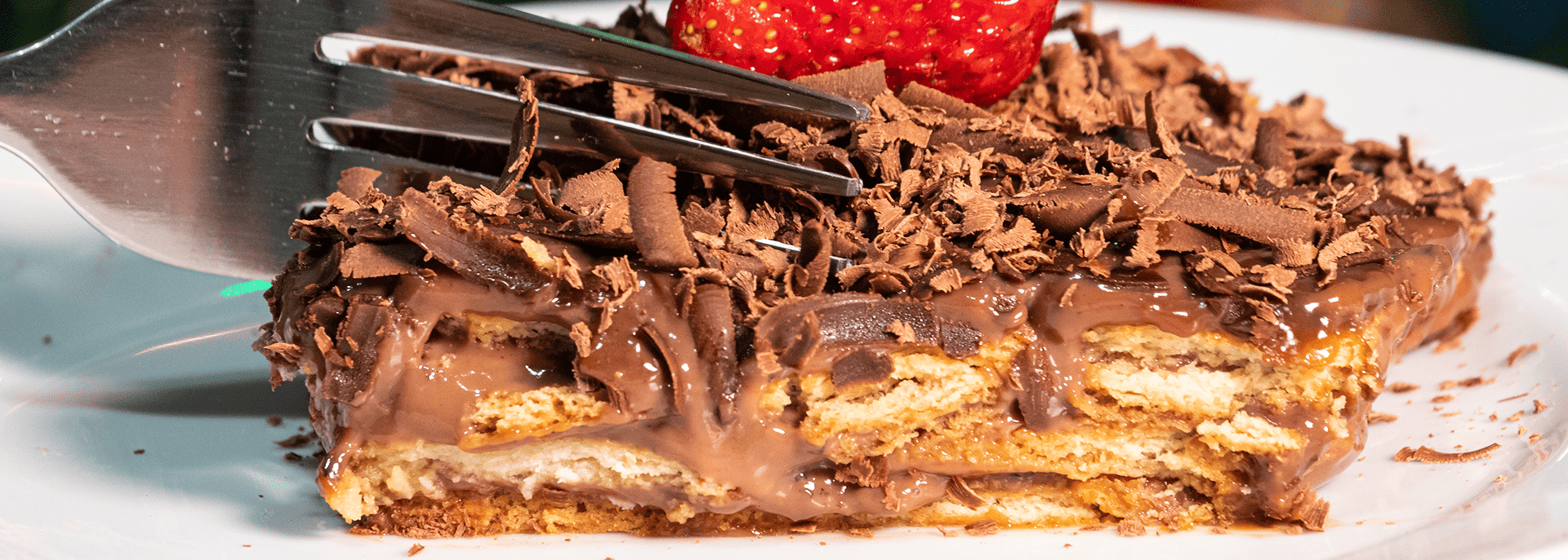 Pavê de chocolate em um prato.