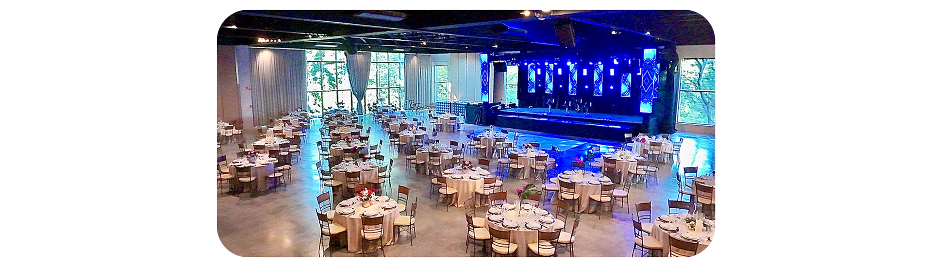 Convention Center, o espaço para eventos do Aguativa, arrumado para receber um casamento.