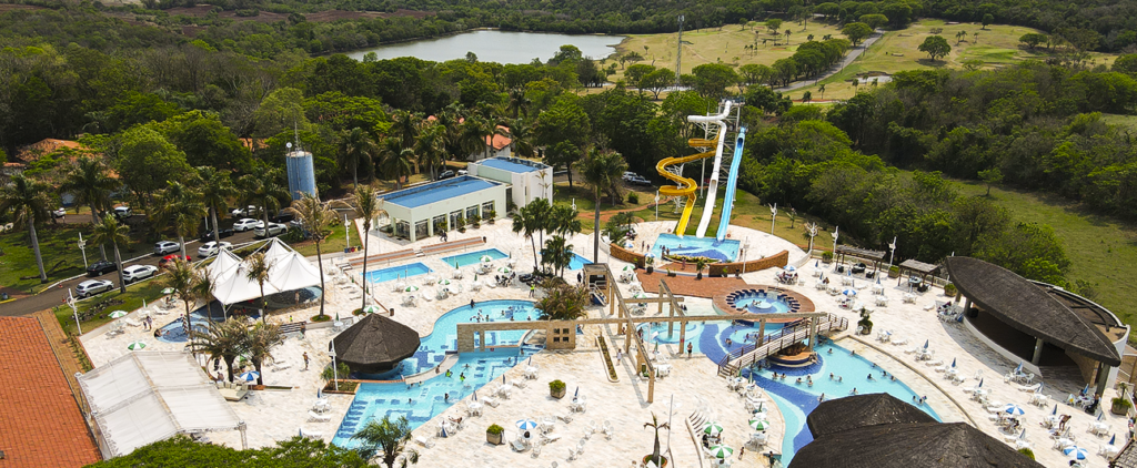 Visão panorâmica do complexo aquático do Aguativa